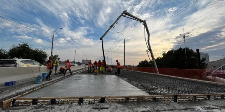 Circulație deviată pe podul Mihai Viteazul: noi modificări în trafic până la sfârșitul lunii