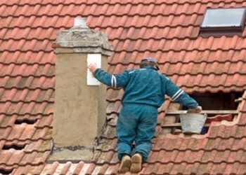 Tiraspol: Bărbat spitalizat cu fractură gravă după ce a căzut de pe un acoperiș