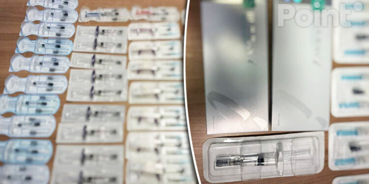 Таможенники изъяли незадекларированную партию препаратов для инъекционной косметологии