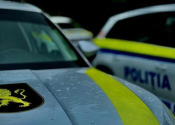 Poliția, cu îndemn către cetățeni în contextul alertei meteo: „Respectați indicațiile autorităților și nu blocați căile de acces pentru echipajele de intervenție”