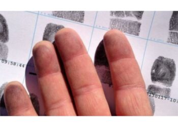 У просителей защиты и задержанных на государственной границе иностранцев будут снимать отпечатки пальцев