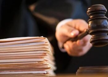 Уволенные прокуроры и судьи смогут работать в частном секторе