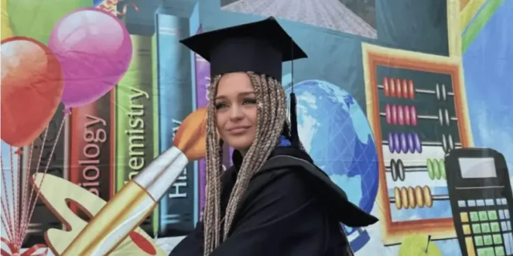 Sora Iulianei Beregoi, care suferă de deficiență de auz, impusă să lase aparatul auditiv la BAC