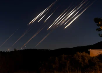 Иран ударил по Хайфе, а Израиль ударил по Тегерану. Что известно о ночной атаке