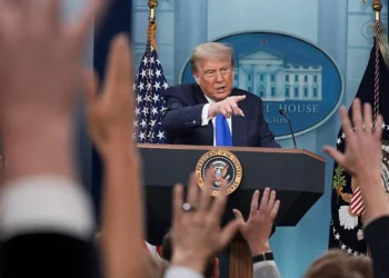 Трамп пригрозил Ирану новыми бомбардировками