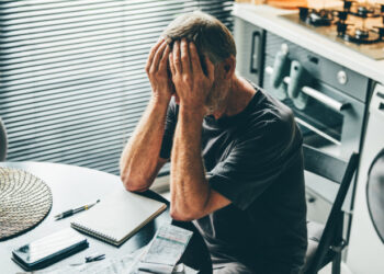 „Asta ne permitem”. Românii taie multe de pe lista de necesități. Care este nivelul de bunăstare în comparație cu ceilalți europeni