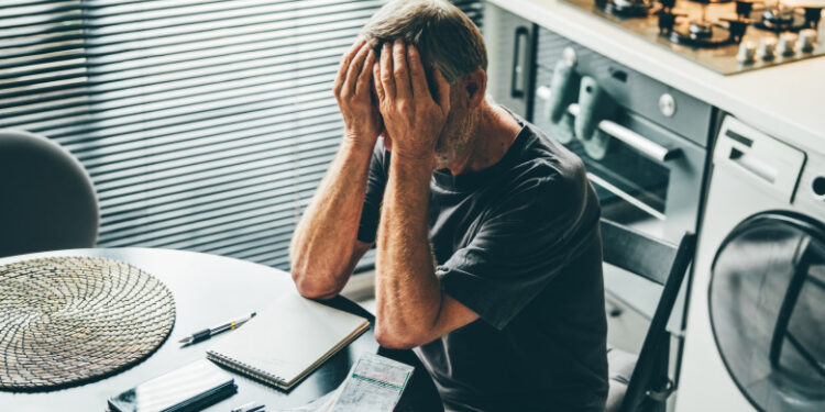 „Asta ne permitem”. Românii taie multe de pe lista de necesități. Care este nivelul de bunăstare în comparație cu ceilalți europeni