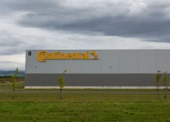 O mare companie auto germană dă afară câteva sute de angajați în România