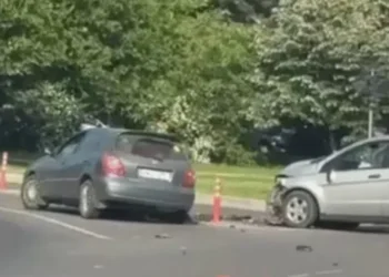 Accident pe strada Mihai Viteazul din Chișinău: o femeie rănită, transportată la spital