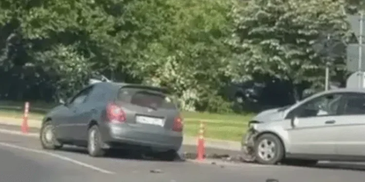 Accident pe strada Mihai Viteazul din Chișinău: o femeie rănită, transportată la spital