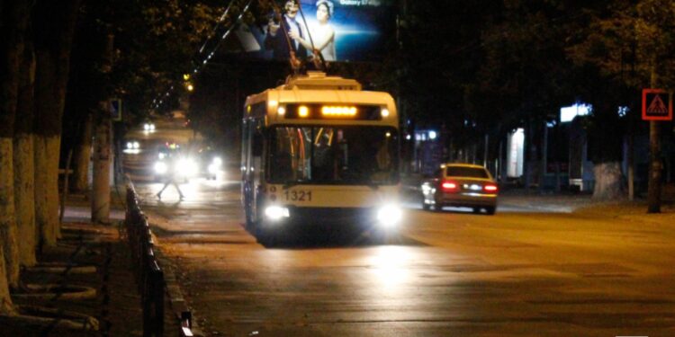 Atac cu cuțitul după concertul din PMAN – un angajat MAI, rănit