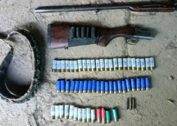 Descoperire periculoasă la Florești. Arme și muniții deținute ilegal, ridicate de polițiști