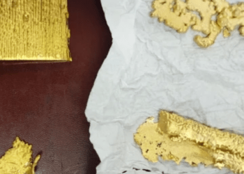 Aur ascuns în păr: Un italian a sustras aproape 2 kg de metal prețios din Elveția