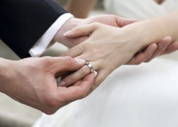 Votat în Parlament: certificatele de naștere, căsătorie, divorț și deces – în format electronic