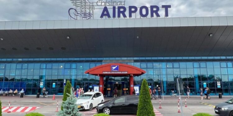 Zboruri date peste cap pe Aeroportul Chișinău: o cursă redirecționată la Constanța, iar alta anulată. Care este cauza