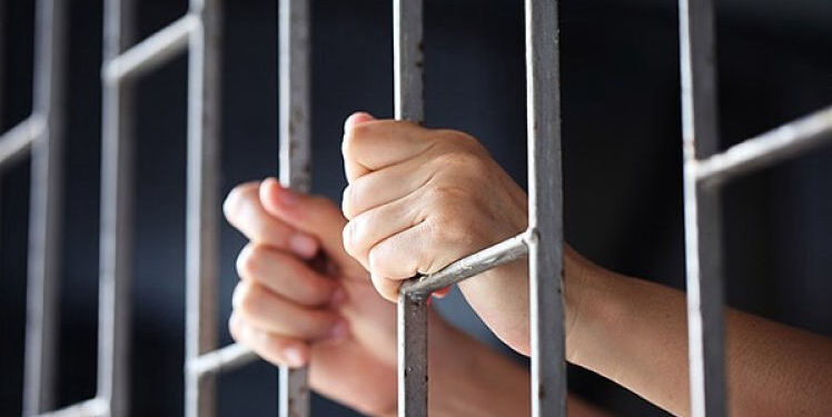 Tentativă de evadare eșuată în Brazilia: un deținut a rămas blocat în zid