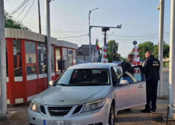 Un moldovean, prins cu un permis fals la frontiera română