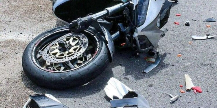 Motociclist de 18 ani, rănit într-un accident pe bulevardul Cuza Vodă