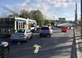 Atenție: Circulația pe podul Mihai Viteazul, deviată pe partea stângă