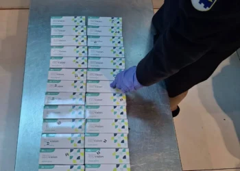 Irlandez prins pe Aeroportul Chișinău cu peste 800 de lentile de contact nedeclarate