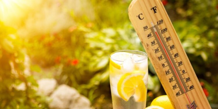 Vreme călduroasă pe 3 iunie, cu posibile ploi și descărcări electrice în nord