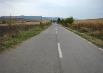 Satele fără farmacii, transport și alimente: Autoritățile ignoră nevoile comunităților rurale