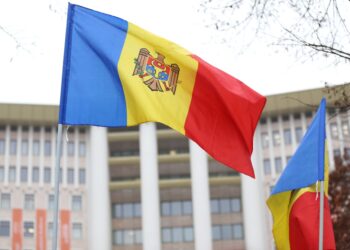 Exodul tinerilor rupe viitorul Moldovei: Doar jumătate din generația 2004 mai este în țară