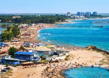 Turiști speriați pe litoral din cauza unor bubuituri misterioase