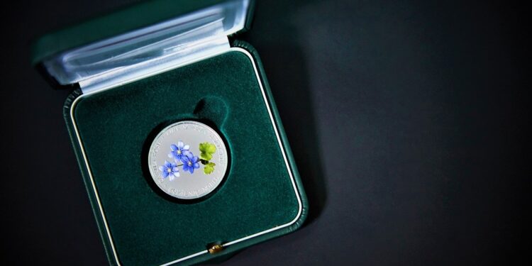 Красная Книга среди самых продаваемых памятных монет. Самая дорогая — 60 000 леев