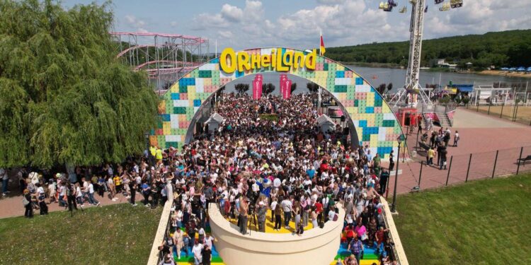 Тысячи людей из разных уголков Молдовы приехали на праздник в OrheiLand: «Это самый прекрасный день в году для детей !»