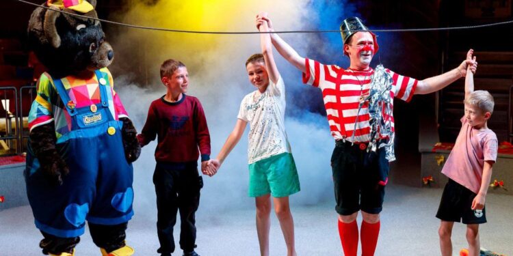 În Orhei, lumea basmelor a prins din nou viață – mult așteptatul circ Fantasy a revenit în parcul de distracții OrheiLand.