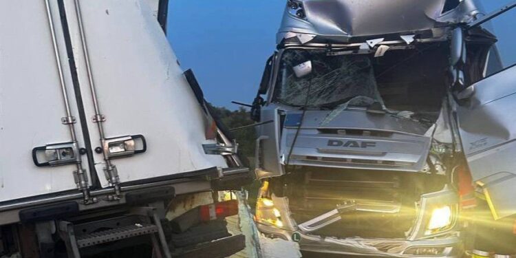 В Страшенском районе столкнулись два грузовика: водитель погиб