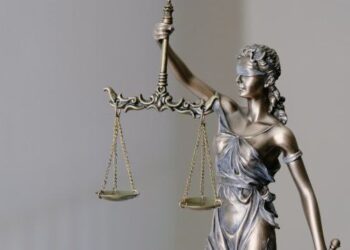 Frați din Tiraspol și soția unuia, condamnați pentru organizarea migrației ilegale, cu confiscarea a 500.000 de lei