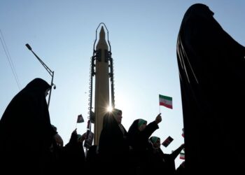 «Это будет болезненно»: в Иране пригрозили ударить по военным базам США