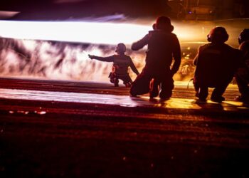 Trump ia în calcul „la modul serios” atacarea Iranului de către SUA. Un portavion american a fost deja trimis în regiune