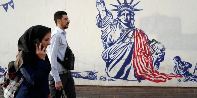 «Отправят на дно все корабли»: чего ждать после ударов США по Ирану?