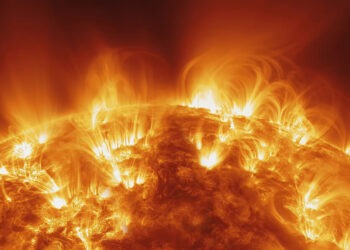 Назван день, когда крупное облако плазмы достигнет Земли