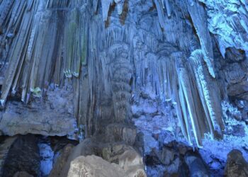 Молдаванин сломал в Испании сталагмит в пещере — объекте Всемирного наследия ЮНЕСКО