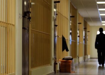 Заключённые сбежали из тюрьмы на западе Тегерана