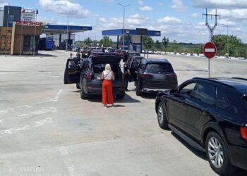 Интенсивное движение на пограничном переходе Паланка-Маяки-Удобное, на пути в Молдову