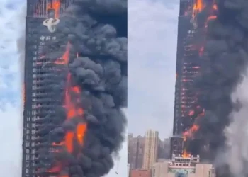 В Дубае загорелся 67-этажный небоскреб