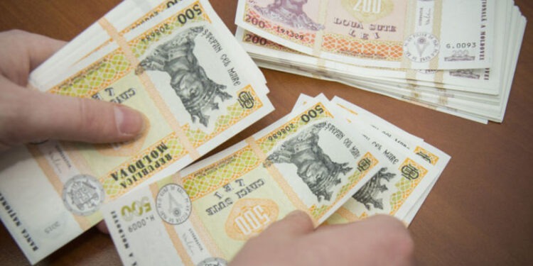 Escrocherie cu terenuri vândute din 2012: bărbat din Drochia trimis după gratii 8 ani și 6 luni