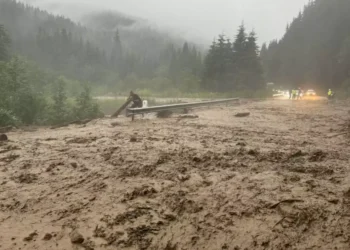 Разрушительная стихия: Смерть и эвакуации людей из-за ливней в Румынии