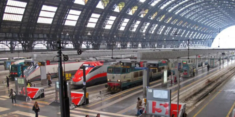 Мать и дочь из Молдовы стали героинями в Италии. Они задержали двух воров, пытавшихся украсть багаж из поезда