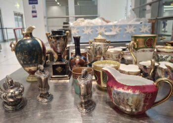 Антиквариат в чемодане: в аэропорту Кишинёва изъяли незадекларированные ценности у пассажира из Стамбула