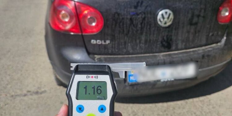 В Яловенах полиция остановила нетрезвую женщину, управлявшую авто без прав