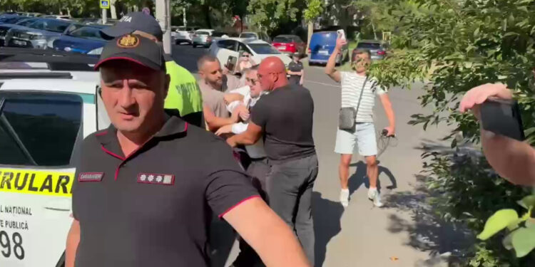 Стычки у Апелляционной палаты: Алексея Лунгу задержали применив силу, позже он оказался в больнице