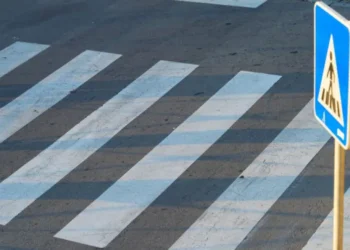 В северной части страны ребёнка сбила машина. Он доставлен в больницу