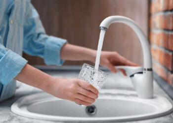 В нескольких коммунах Франции ввели запрет на питье воды из-под крана