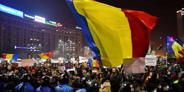 Протесты в Румынии против сокращения бюджета, вооружения, помощи Молдове и Украине